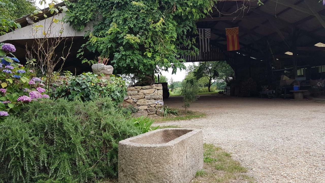 La Ferme De Kerhors 호텔 Tréméoc 외부 사진