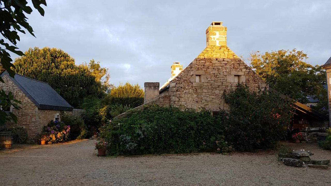 La Ferme De Kerhors 호텔 Tréméoc 외부 사진